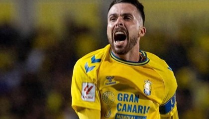 时隔217天！前西甲名将宣布复出：3年2次对抗癌症 全队祝贺