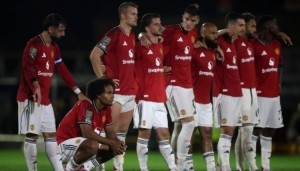 记者：曼联不会追究格林斯比违规派出球员事件