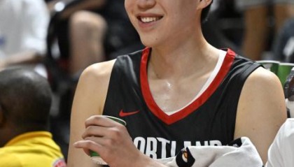 老师级别✍️杨瀚森首节从容不迫 送出1板2助1帽&amp;amp;正负值+19