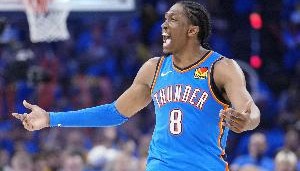 带伤作战！普雷斯蒂：杰伦威展现了难以置信的精神耐力和安全感